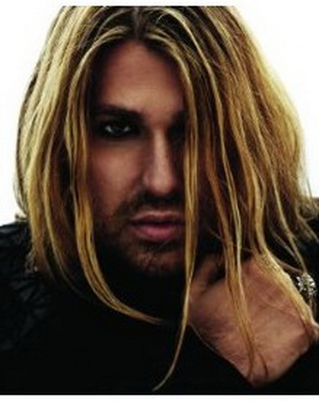 Single manner mit langen haaren