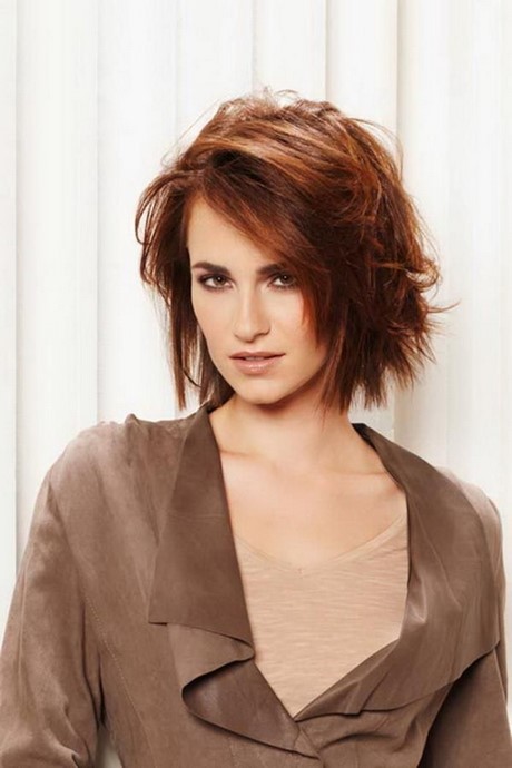 Frisuren kurz bis halblang