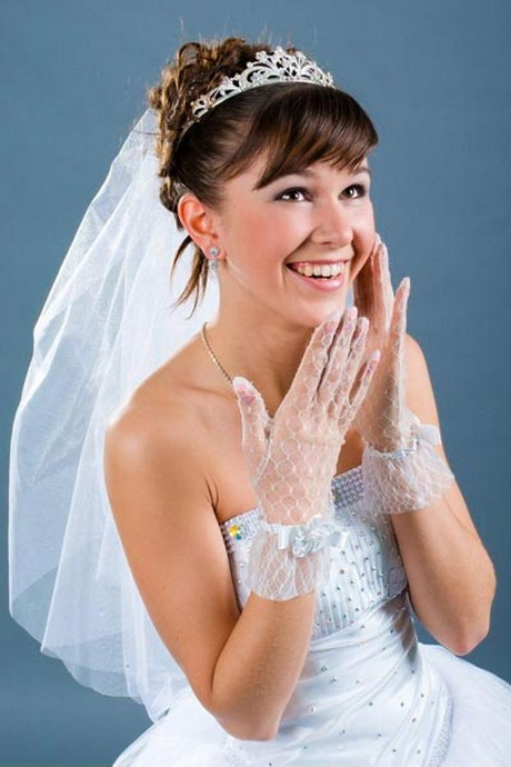 Brautfrisuren mittellanges haar mit diadem