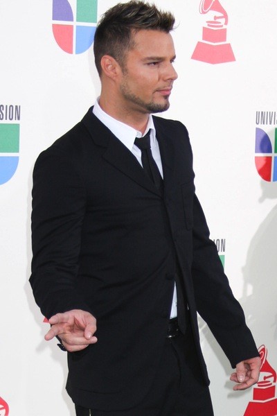 Männerfrisuren seiten kurz