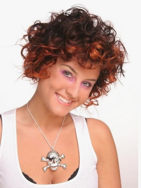 Kurzhaarfrisuren naturlocken rundes gesicht - Schönheit und Stil