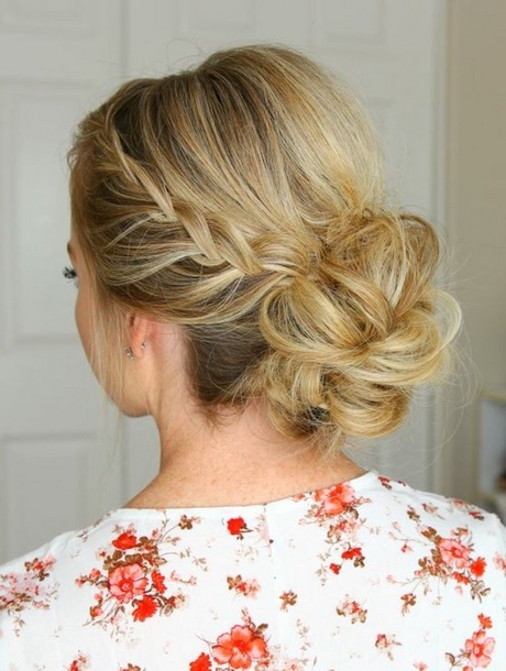 Hochsteckfrisuren locken einfach
